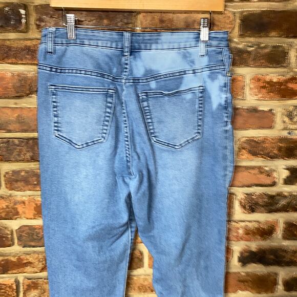 Amanda Paige Faded Medium Wash Blue Denim Skinny Leg Fit Jeans Women's Size 8 - Picture 7 of 7